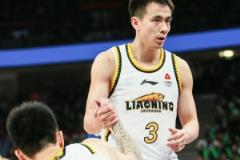 媒體人：遼寧若想贏系列賽，別跟裁判較勁，多想想比賽