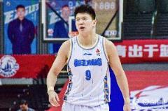 外線(xiàn)差距懸殊！北京三分41投16中命中率僅39% 山西三分31中8