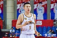 付豪季后賽數(shù)據(jù)提升 常規(guī)賽場均11.1分5.3板