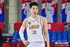 朱俊龍崴腳影響嚴(yán)重，7次出手僅得4分