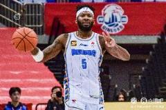 杰曼半場高效輸出，8投6中砍16分4記三分引領(lǐng)球隊攻勢