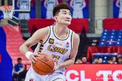 孫銘徽總決賽表現(xiàn)亮眼 G2狂砍28分9板展現(xiàn)絕對(duì)統(tǒng)治力