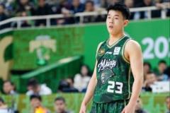 王?。毫州诓贿m合打一號(hào)位，尤其在高水平賽事中更顯不足