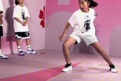 厲害了！賈磊女兒嫻熟運(yùn)球，連巴特勒看完都得鼓掌！