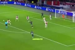 國外網友剪輯了努涅斯紅軍生涯錯失機會集錦