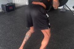 亞歷山大車庫積極訓(xùn)練，這角度跟腱看著好夸張