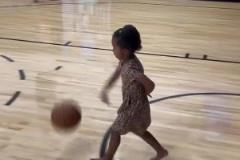 慈父嚴(yán)師?利拉德指導(dǎo)女兒Kali運(yùn)球???♀?...