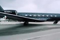 壕無(wú)人性！喬丹豪擲7000萬(wàn)買噴氣機(jī)，光油漆費(fèi)就超50萬(wàn)