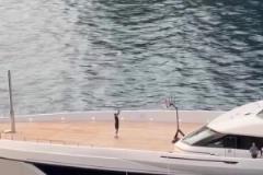 多少人夢寐以求生活威少攜妻度假在超豪華游艇球場上訓(xùn)練~~