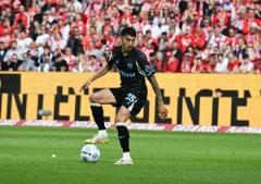 記者：勒沃庫森或?qū)⒘粲门晾鲓W斯，報價需超5000萬歐元