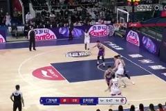 如今廣東球迷大喜！重溫下崔永熙此前名場面：單臂炸裂隔扣鄒雨辰