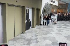 J羅也要告別了？獨自坐在球場中央靜靜思考，可能最后一次主場了