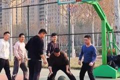 奧胖：當(dāng)2米16的大鯊魚本魚以為天下無敵 結(jié)果秒變小魚干