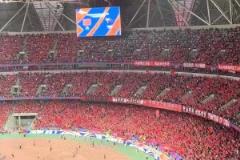 直擊現(xiàn)場！球迷已經(jīng)基本全部入場，放眼望去一片紅！