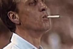 網(wǎng)友：他沒有輸給貝肯鮑爾，只輸給那一根短短的香煙！