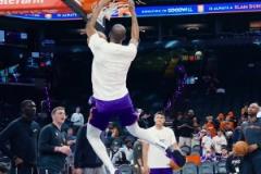 空中轉(zhuǎn)了270度？剛拿周最佳的36歲杜蘭特賽前秀轉(zhuǎn)體暴扣！