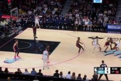 手真快！維金斯快速回防切掉巴特勒上籃，直接點燃熱火主場氣氛！