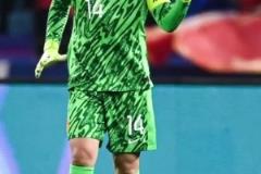 尷尬！王大雷剛在杭州領(lǐng)取中國(guó)金手套獎(jiǎng)，對(duì)澳大利亞時(shí)黃油手丟球