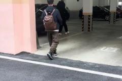 年薪250萬，任駿飛換了輛新保時(shí)捷來上班