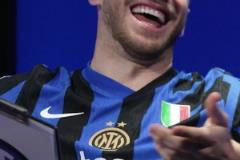 一臉懵，帕瓦爾、德弗里、奧古斯托互相學(xué)習(xí)家鄉(xiāng)話