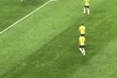 實(shí)拍：塞鳥能在短時(shí)間內(nèi)調(diào)整出射門空間，這就是別的隊(duì)員做不到的