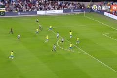 送大禮啊??穆里略放鏟“助攻”恩佐，阿根廷這配合太絲滑了??