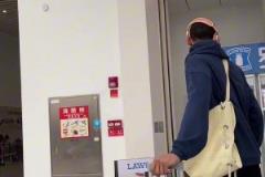 好奇寶寶貝茲利~路過便利店還是沒忍住去逛，買了瓶雪碧