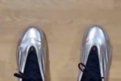 網(wǎng)友曬穿哈登9代兩小時(shí)后：帥不過(guò)3秒，哈哈哈