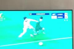 成都女球迷：馬寧瓜娃子！這種也可以判點(diǎn)球？