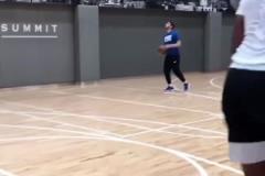 降維打擊！巔峰哈登的進(jìn)攻套路真是賞心悅目啊！