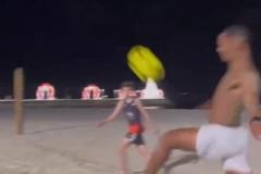 不愧是足球之國！這只是巴西一個普通的沙灘……