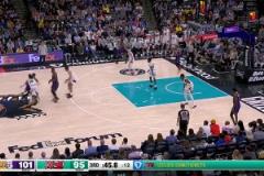 羅斯隆多前排圍觀學(xué)習(xí)！詹姆斯想追帽莫蘭特，居然被腰王空中拉桿躲過