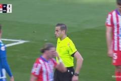 馬競(jìng)遭扳平！朗格萊禁區(qū)內(nèi)拉人犯規(guī)送點(diǎn)！普阿多主罰點(diǎn)球命中！