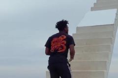 真愛粉！甲亢哥爬上中國天梯頂端，嚇尿的同時大喊：C羅更好