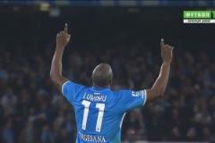 那不勒斯搶斷成功！盧卡庫(kù)禁區(qū)內(nèi)轉(zhuǎn)身抽射破門！