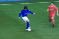 現(xiàn)在能出任國(guó)足單后腰的一個(gè)在局里，一個(gè)在教練席