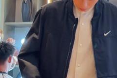 磊哥這是要出道了嗎？換新發(fā)型的武磊帥的冒煙啊