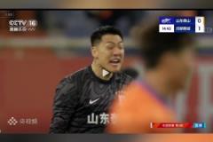 被對手狂轟亂炸屢次救險！王大雷面部猙獰怒吼隊友