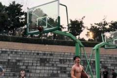 楊毅：一場比賽展現(xiàn)了最真實(shí)的約基奇和最真實(shí)的威少