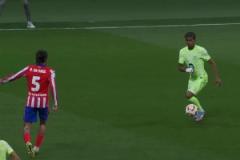 天賦屬實(shí)恐怖！亞馬爾大師級(jí)絕妙直塞！費(fèi)蘭-托雷斯插上破門！