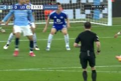 可惜！馬爾穆什停球禁區(qū)內(nèi)架炮！薩維尼奧跟進打門打高了！