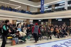 臥槽！大連商場內(nèi)眾人看馬萊萊點球不進反應(yīng)