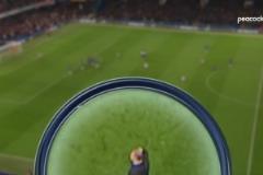 扎球王！34歲的阿扎爾秀顛易拉罐，連續(xù)顛了14下