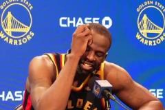 辛苦了綠老師！四天三場(chǎng)季后賽級(jí)別強(qiáng)度的比賽，太不容易了