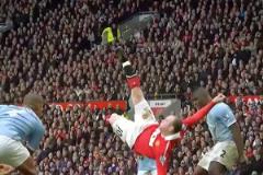 英超30年的第一名場面！曼市德比魯尼驚世倒鉤破門！