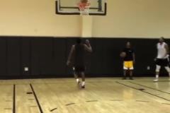 名人堂級別！安東尼打球永遠(yuǎn)那么絲滑！