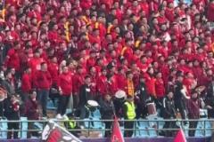 泰山球員受傷！亞泰球迷大喊：不踢滾蛋！