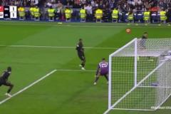 恩德里克上場僅2分鐘，他就以不同于其他人的方式完成了傳中