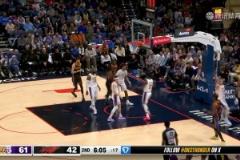 亞歷山大跳投伸腿造東契奇犯規(guī)，湖人果斷挑戰(zhàn)，裁判回看后取消！