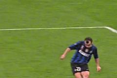 崢嶸歲月，國米官推重溫了當(dāng)年藍(lán)黑軍團(tuán)在安聯(lián)淘汰拜仁的畫面